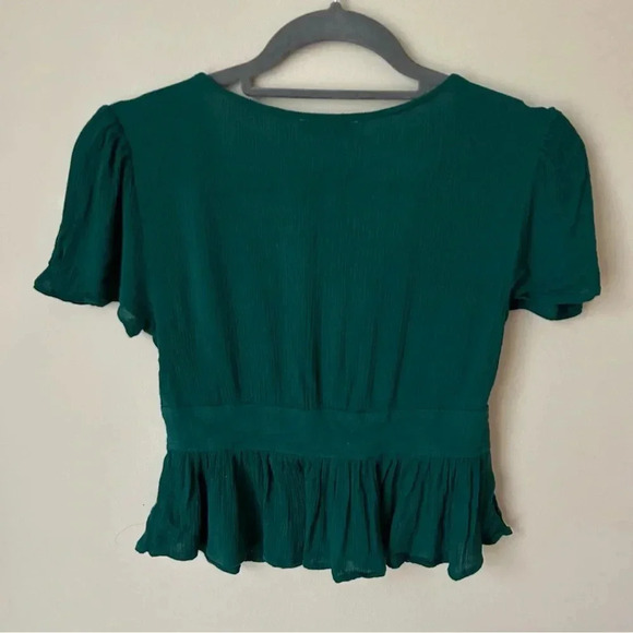 NWOT Tilly’s Patron’s Of Peace Emerald Green Cropped V-Neck Babydoll Top Small - Picture 7 of 8